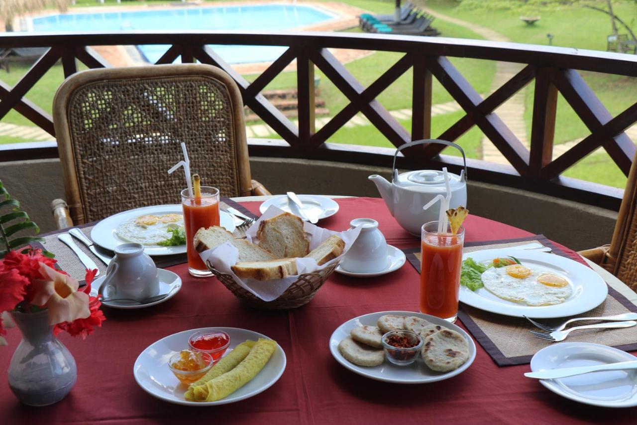 Hibiscus Garden Hotel Тіссамахарама Екстер'єр фото